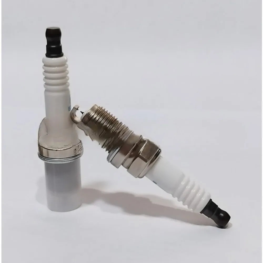 LZKAR7A spark plug for Tiida Yida Yuedong Changan CS Changan Yuexiang V5 1.5L Yuexiang V7 1.6L