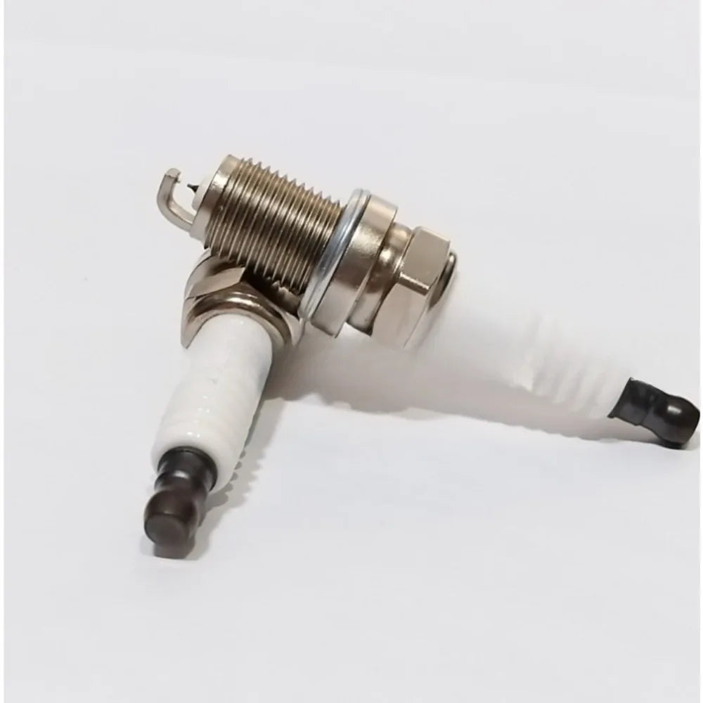 LZKAR7A spark plug for Tiida Yida Yuedong Changan CS Changan Yuexiang V5 1.5L Yuexiang V7 1.6L
