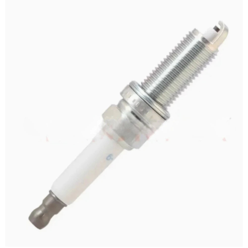 Spark plug suitable for CS35/Tiida 1.6L Yida 1.6L God A60 LZKAR7A